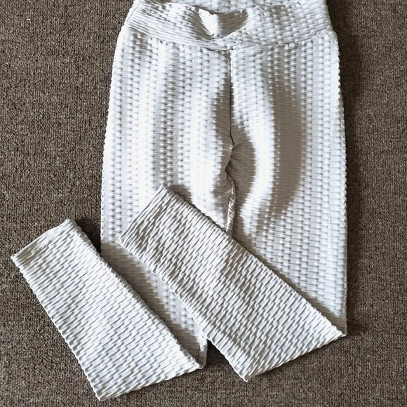 LEGGINGS SIZE M BOOTY ENHANCING CRUSHED TEXTURED FABRIC LIGHT GRAY NEW - Picture 2 of 8